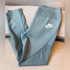 EUC Nike Air Leggings